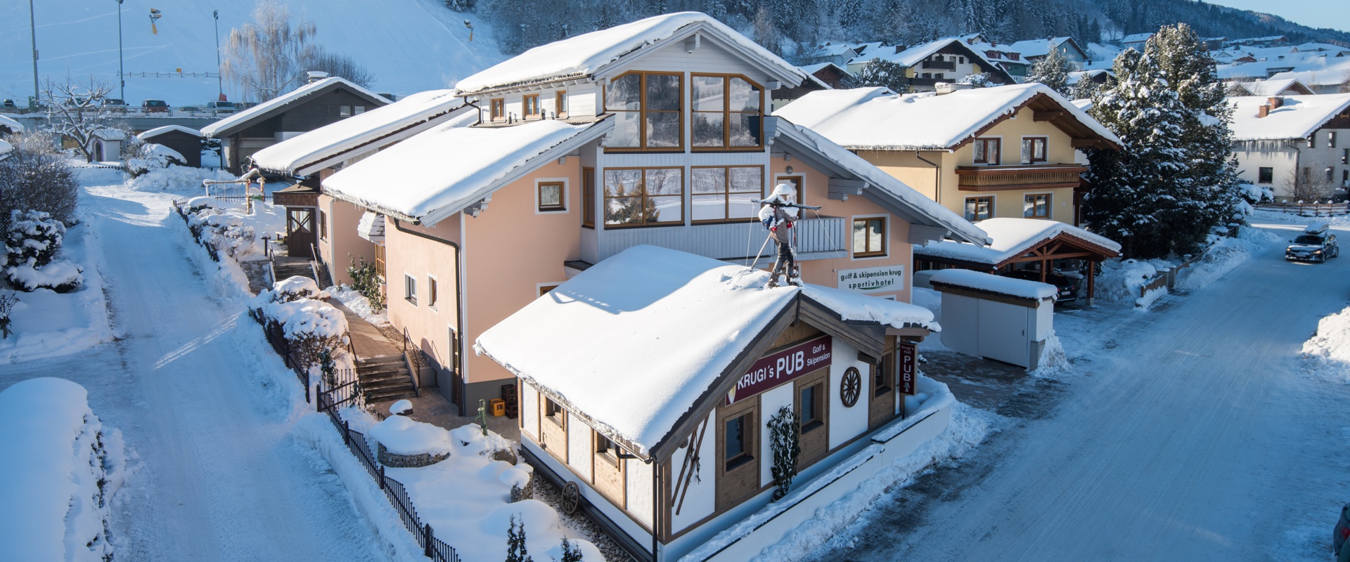 Golf- & Skipension Krug im Winter